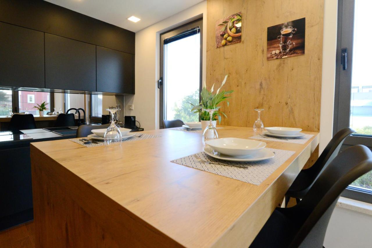 Novi Apartman Beti Blizu Plaze S Besplatnim Parkingom, Puntamika - Zadar Appartamento Esterno foto